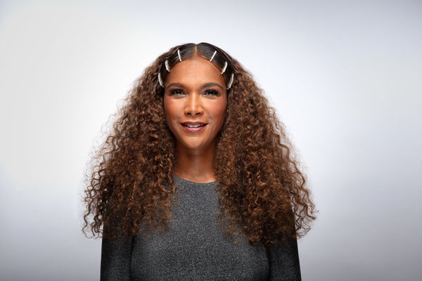 Step-by-step guide to effortless face framing curls. Only need a few products to achieve the perfect holiday look. (video tutorial) 