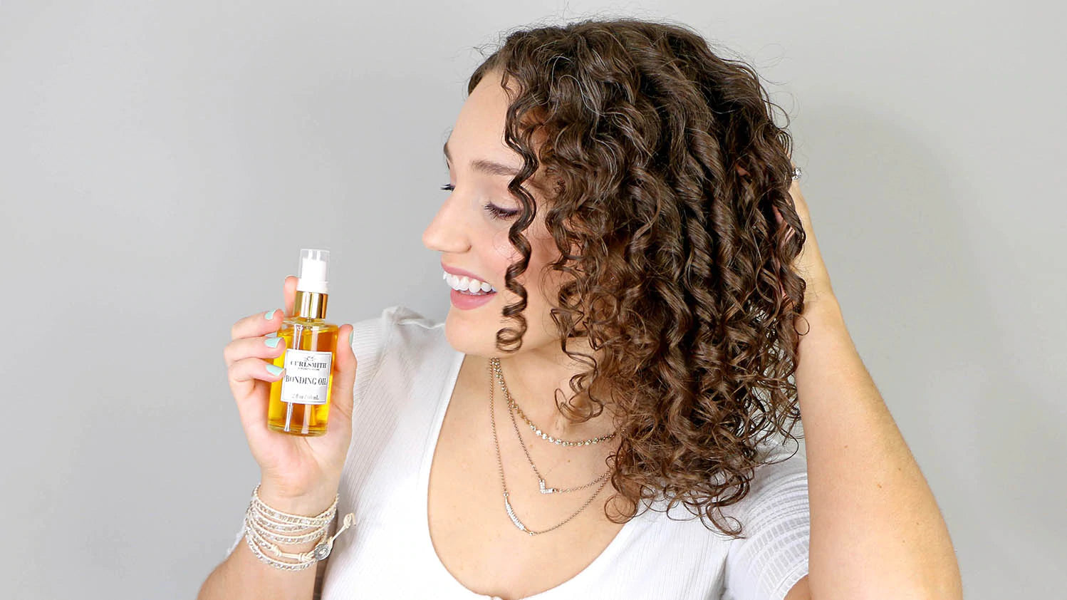 5 benefits of hair oil for your curls